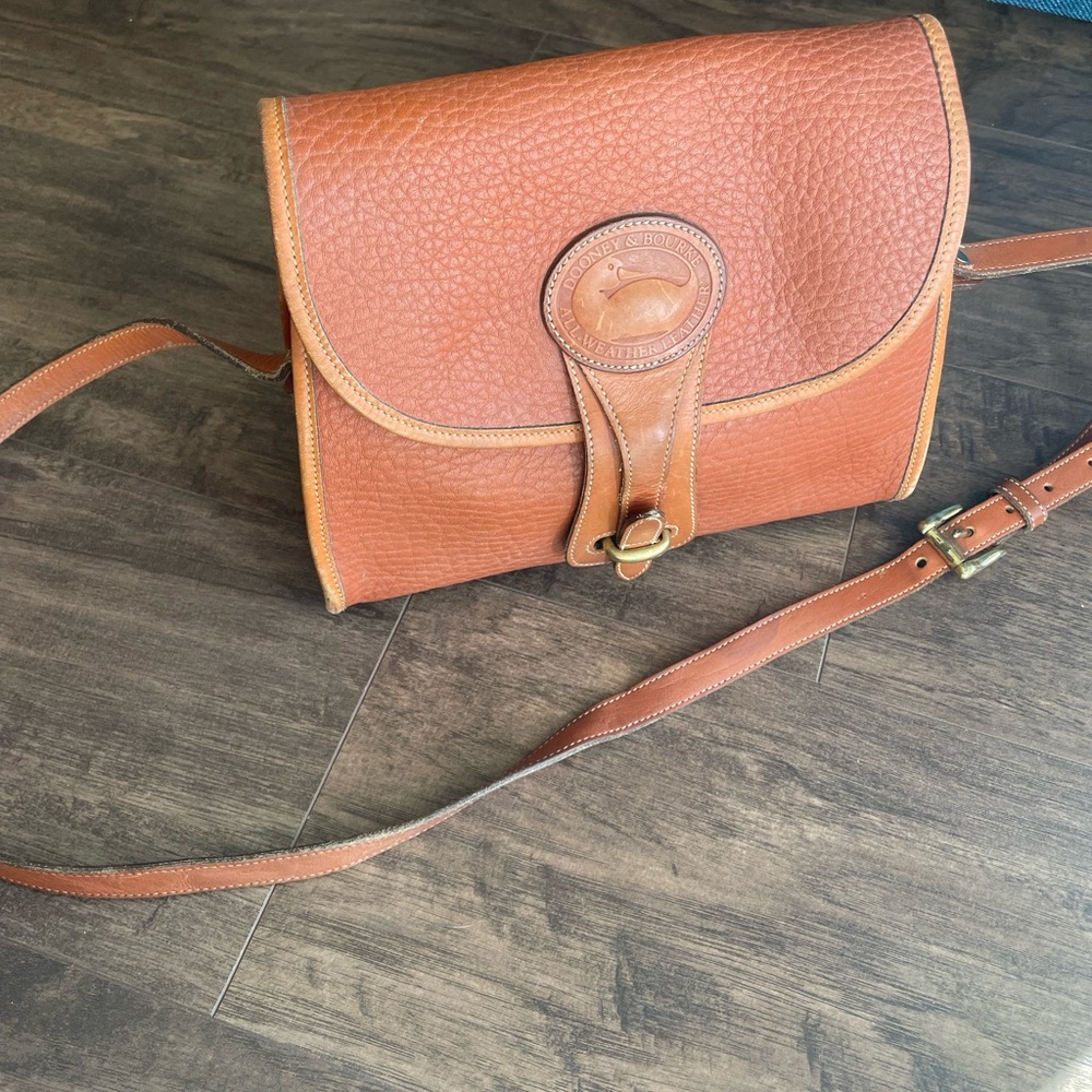 Vintage Dooney and Bourke all weather leather warm brown crossbody bag